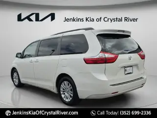 Toyota Sienna 2017 XLE 7-Pasajeros Asiento de Acceso Automático 4dr Mini-Van