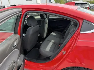 2019 Chevrolet Cruze 4dr Sdn LT