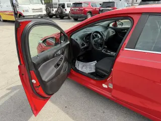 2019 Chevrolet Cruze 4dr Sdn LT