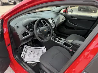 2019 Chevrolet Cruze 4dr Sdn LT