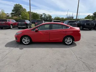 2019 Chevrolet Cruze 4dr Sdn LT