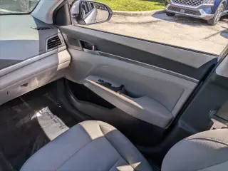 Hyundai ELANTRA 2018 SEL 4p Sedan (EE. UU.)