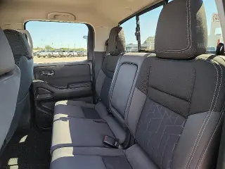Nissan Frontier 2025 4x4 S 4p Camioneta de Tripulacion 5 ft. SB