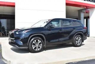 Toyota Highlander 2023 AWD XLE 4dr SUV