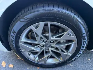 Genesis GV70 2025 AWD 2.5T Estándar 4dr SUV