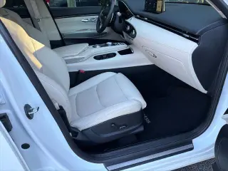 Genesis GV70 2025 AWD 2.5T Estándar 4dr SUV
