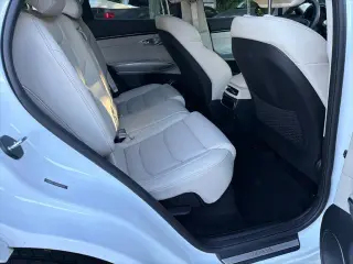 Genesis GV70 2025 AWD 2.5T Estándar 4dr SUV