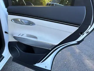Genesis GV70 2025 AWD 2.5T Estándar 4dr SUV