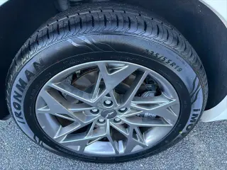 Genesis GV70 2025 AWD 2.5T Estándar 4dr SUV