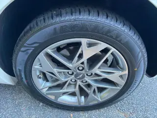 Genesis GV70 2025 AWD 2.5T Estándar 4dr SUV