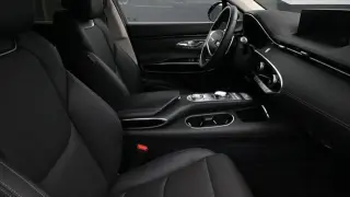 Genesis GV70 2024 AWD 2.5T Estándar 4p SUV