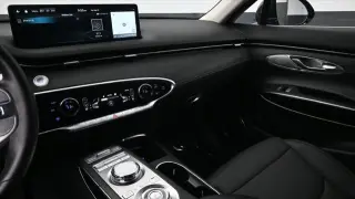 Genesis GV70 2024 AWD 2.5T Estándar 4p SUV
