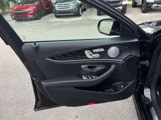 Clase E Mercedes-Benz 2018 E 300 4dr Sedán
