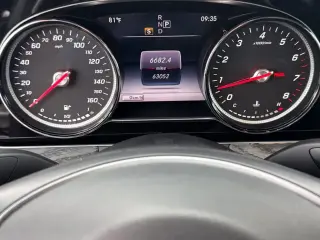 Clase E Mercedes-Benz 2018 E 300 4dr Sedán