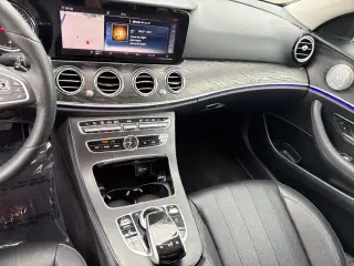Clase E Mercedes-Benz 2018 E 300 4dr Sedán