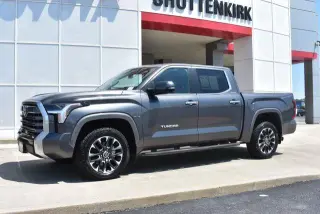 Toyota Tundra 2024 4x4 Limited 4dr CrewMax Cab Pickup SB