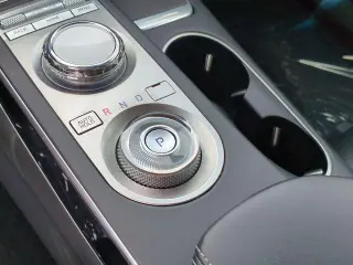 Genesis GV70 2025 AWD 2.5T Standard 4dr SUV