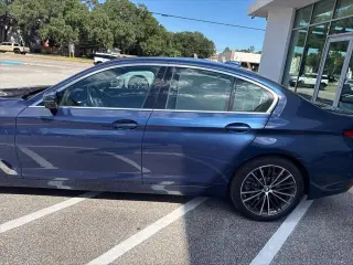 BMW Serie 5 2023 530e 4p Sedan