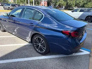 BMW Serie 5 2023 530e 4p Sedan
