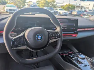 BMW i5 2024 eDrive40 4p Sedana
