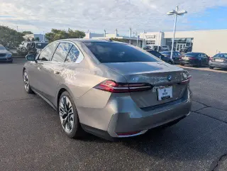 BMW i5 2024 eDrive40 4p Sedana