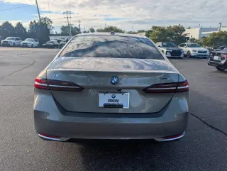 BMW i5 2024 eDrive40 4p Sedana