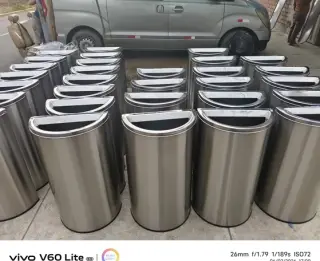 Tachos y papeleras de acero in