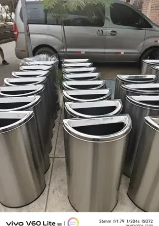 Tachos y papeleras de acero in
