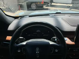 Lincoln Aviator 2023 AWD Reserve 4dr SUV