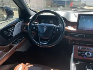 Lincoln Aviator 2023 AWD Reserve 4dr SUV