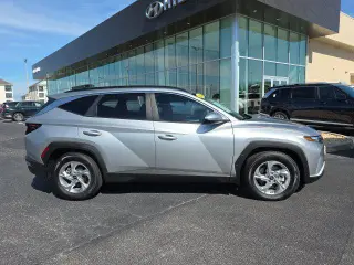 Hyundai TUCSON 2024 SEL 4p SUV (lanzamiento medio anual)