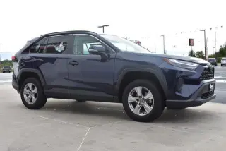 Toyota RAV4 2025 AWD XLE 4dr SUV
