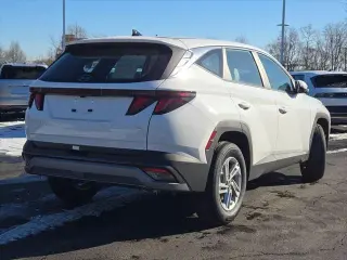 Hyundai TUCSON 2026 AWD SE 4dr SUV