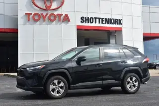 Toyota RAV4 2025 AWD XLE 4dr SUV