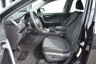 Toyota RAV4 2025 AWD XLE 4dr SUV