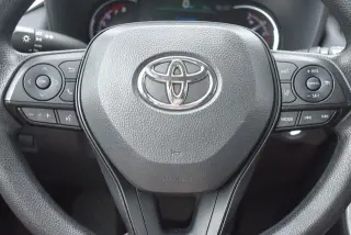 Toyota RAV4 2025 AWD XLE 4dr SUV