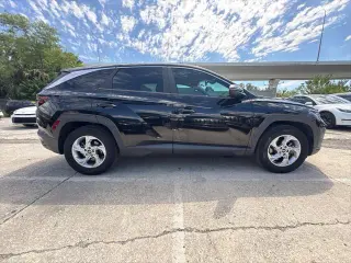 Hyundai TUCSON 2022 SE 4p SUV (lanzamiento de mitad de año)