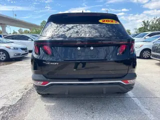 Hyundai TUCSON 2022 SE 4p SUV (lanzamiento de mitad de año)