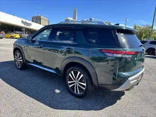 Nissan Pathfinder 2023 AWD Platinum 4p SUV