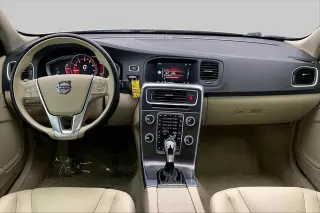 Volvo S60 2015 AWD T5 Premier 4p Sedan (lanzamiento a mitad de año)