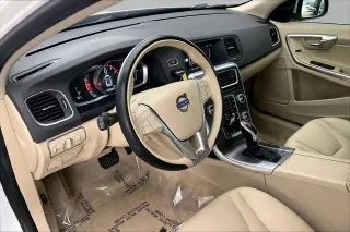 Volvo S60 2015 AWD T5 Premier 4p Sedan (lanzamiento a mitad de año)