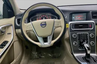 Volvo S60 2015 AWD T5 Premier 4p Sedan (lanzamiento a mitad de año)