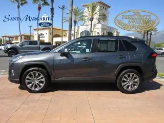 Toyota RAV4 2019 XLE Premium 4dr SUV
