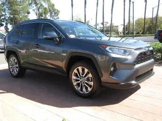 Toyota RAV4 2019 XLE Premium 4dr SUV