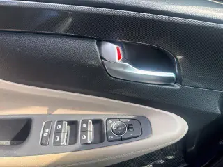 Hyundai SANTA FE 2022 SE 4dr Crossover (versión de mitad de año)