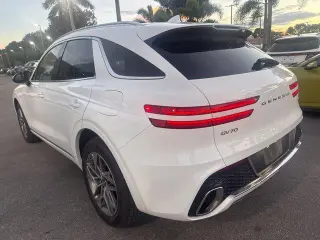 Genesis GV70 2024 tracción en todas las ruedas 2.5T Estándar 4p SUV
