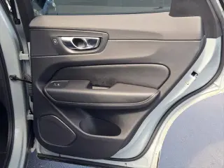 Volvo XC60 2025 tracción total B5 Core Tema Oscuro 4p SUV