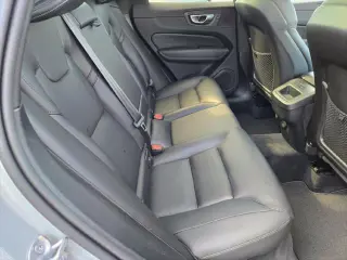 Volvo XC60 2025 tracción total B5 Core Tema Oscuro 4p SUV