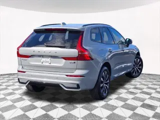 Volvo XC60 2025 tracción total B5 Core Tema Oscuro 4p SUV
