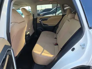 Toyota RAV4 2025 LE 4p SUV